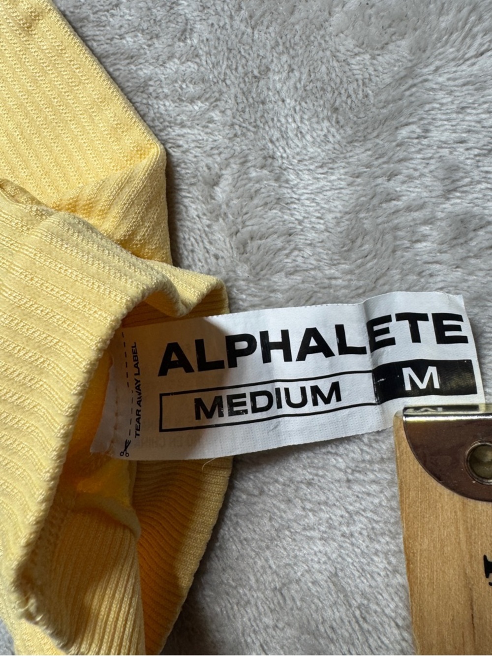 Alphalete Butter Yellow Surge Athletic Gym Leggings Size Medium - Picture 14 of 15